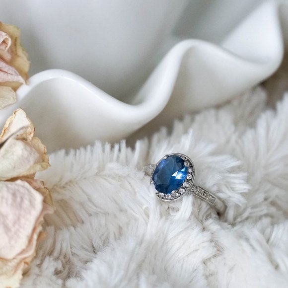 🎉 ROYAL BLUE gem silver crystals - Picture 2 of 2